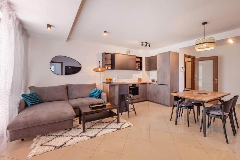 Stylish Two Bedroom Apartment&Garage Parking Place Дубровник Экстерьер фото